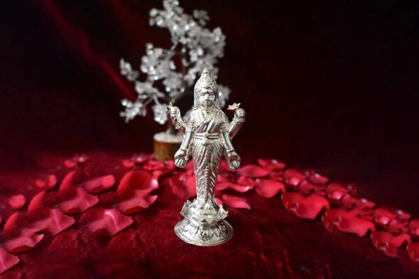 T22_2093 1 Padma Laxmi silver Pokal Murti